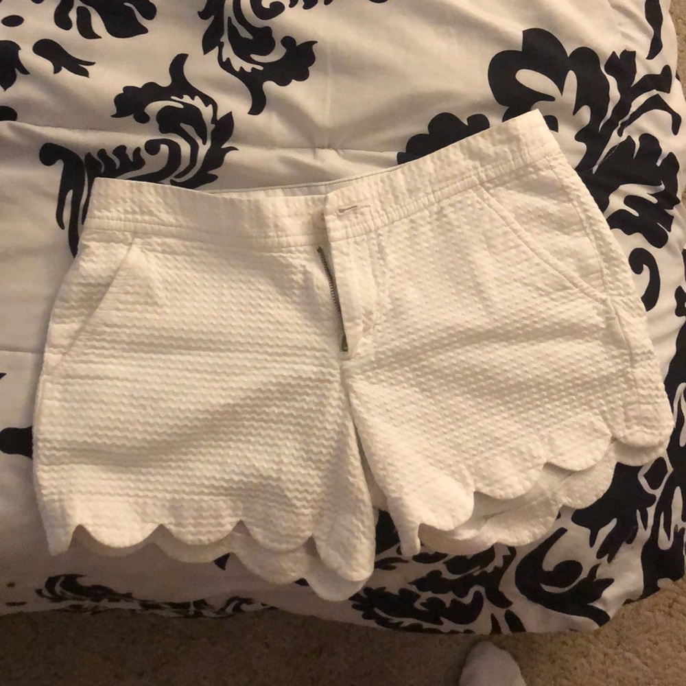 Lilly Pulitzer size 0 never worn white shorts!
